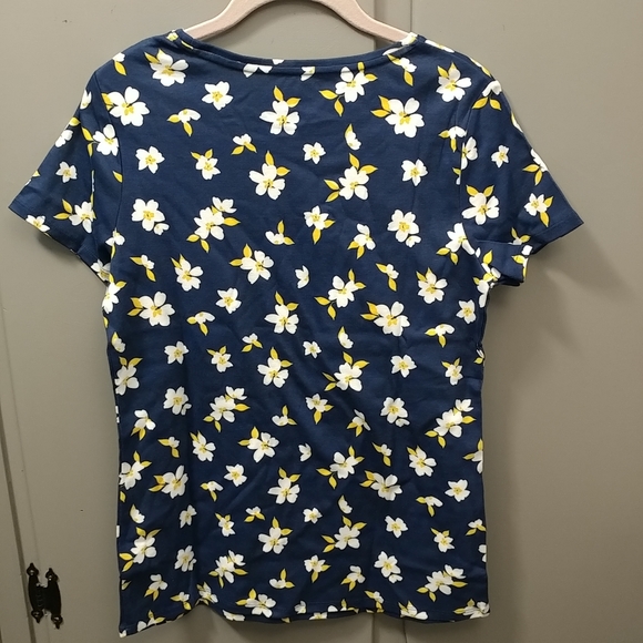NWT Women's Blue Floral Croft & Barrow Essential Crewneck Tee Small 100% Cotton - Picture 6 of 10